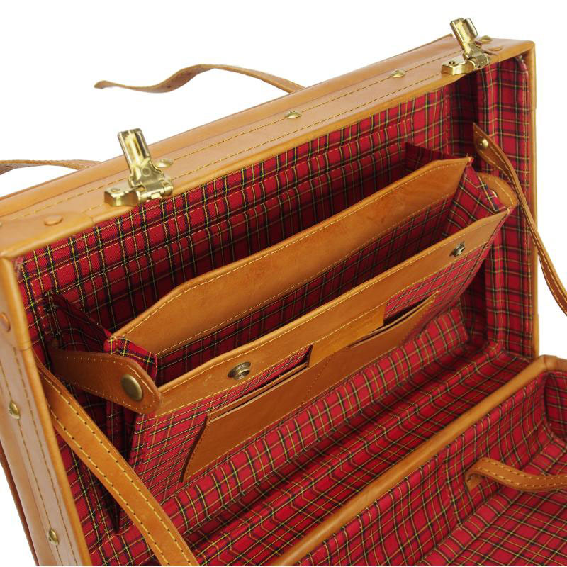 牛革トランク　ロック