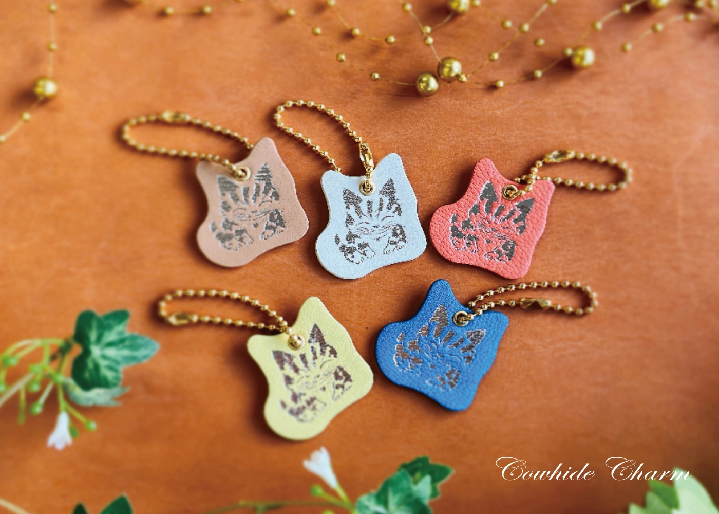 AKIO WATANABE cat series牛革チャームをプレゼント!