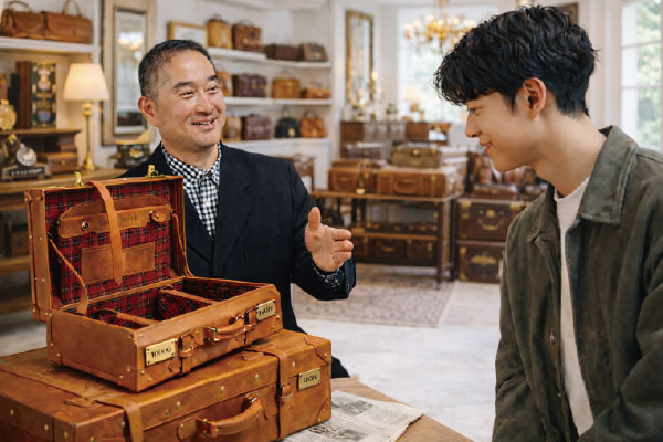 ヌメ革トランクケースの接客